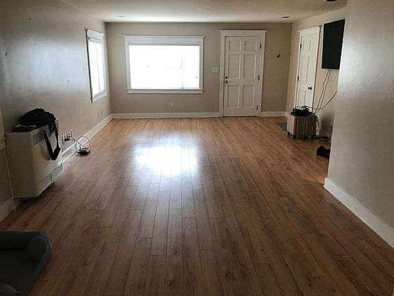 4th image of 1622 Bayview Dr