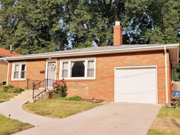 2008 Wilkening Dr, Alton, IL 62002