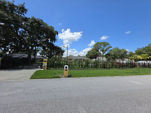 4th image of 8146 Oak Park Rd