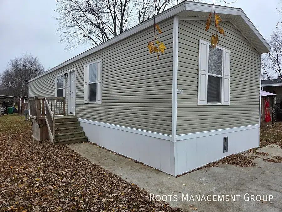 1st image of 423 Carriage Lane Est #423