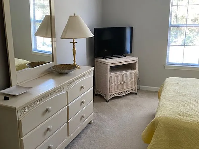 390 Pinehurst Ln #14E — Photo 14