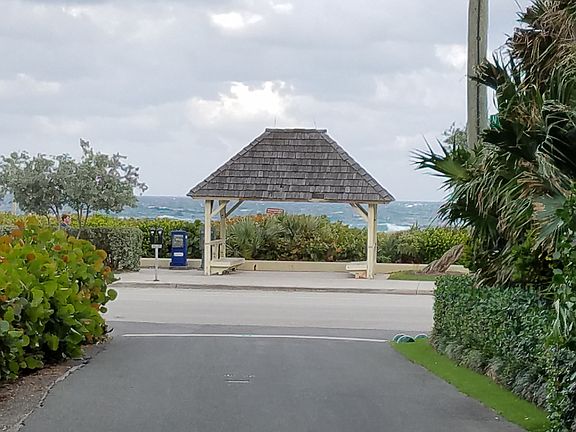100 steps to the beach