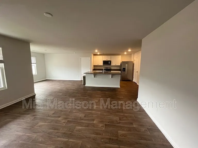 214 Barbados Rd — Photo 6