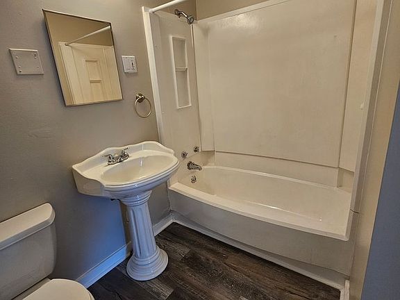 5th image of 220 Belmont St #220