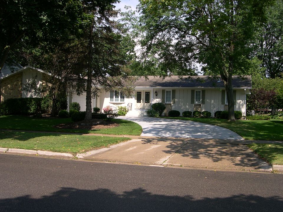 2nd image of 5109 Comanche Way