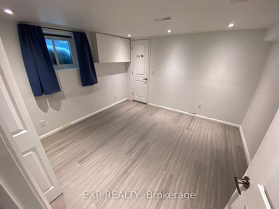 4th image of 34 South St #Basement