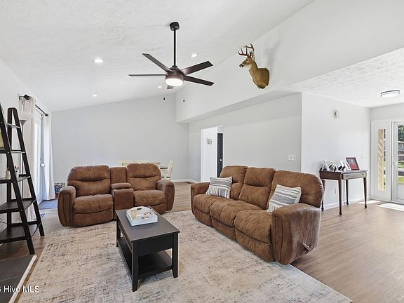 4th image of 705 Hedrick Boulevard