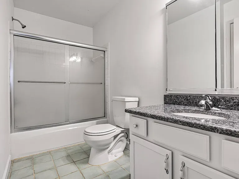 11 Banff Dr — Photo 20