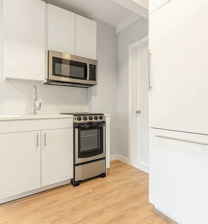 2nd image of 166 W 75th St #13F