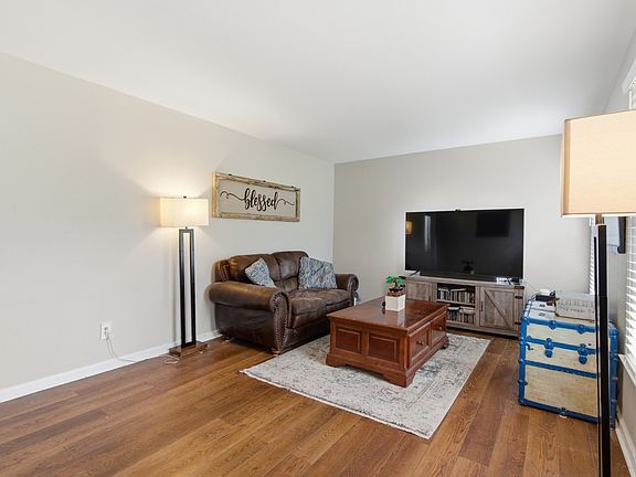 5th image of 316 Estate Dr