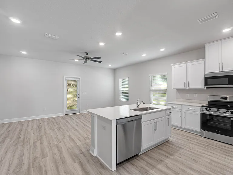 Javelin Townhomes — Photo 9