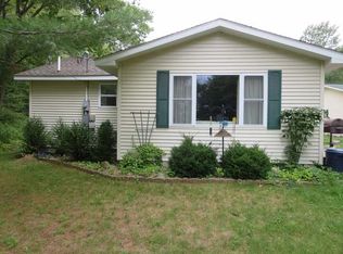7571 Five Lakes Dr, Farwell, MI 48622
