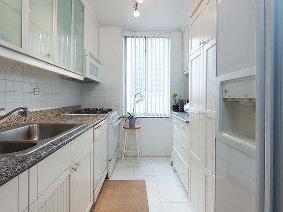 5th image of 220 E 65th St APT 16M