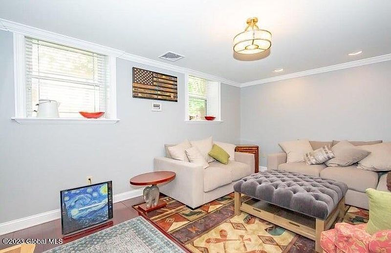 3rd image of 93 Maple Street APT 104