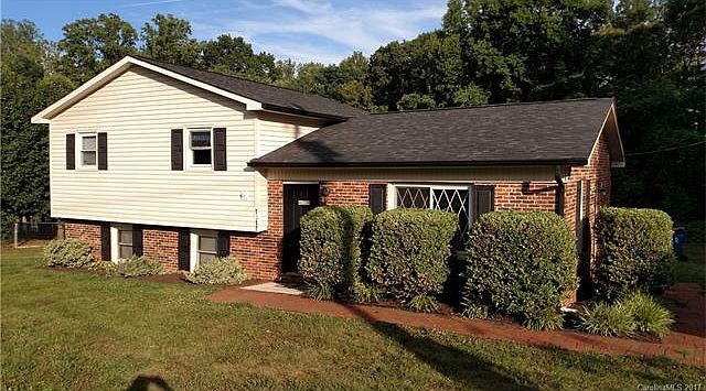 1st image of 1817 Woods Ave