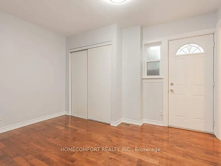 208 Manning Ave — Photo 8