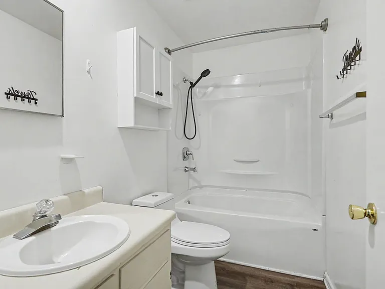 3890 Staffordshire Ln — Photo 12