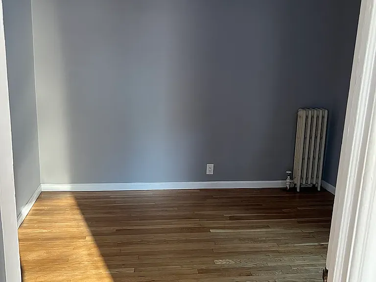 32-75 36th St #2F — Photo 2