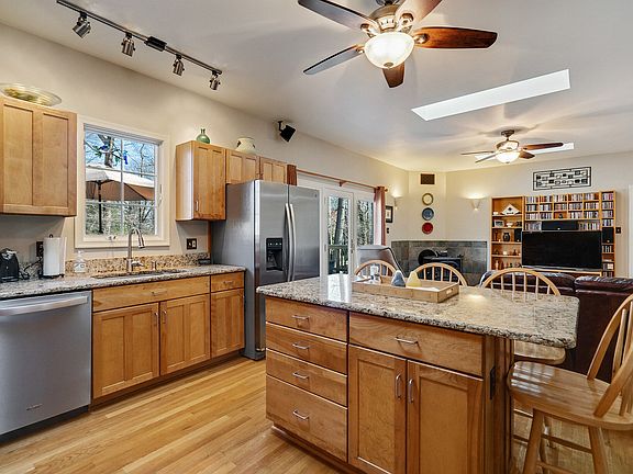 4th image of 9000 Littleton St