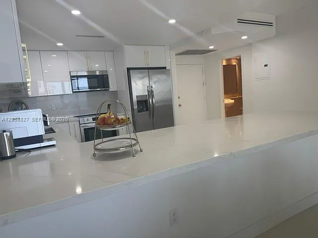 5401 Collins Ave #230 — Photo 21