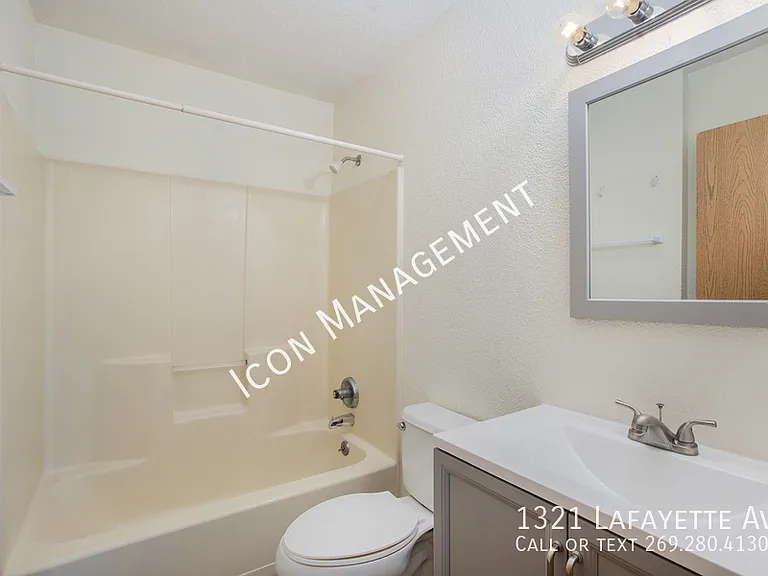 1321 Lafayette Ave — Photo 10