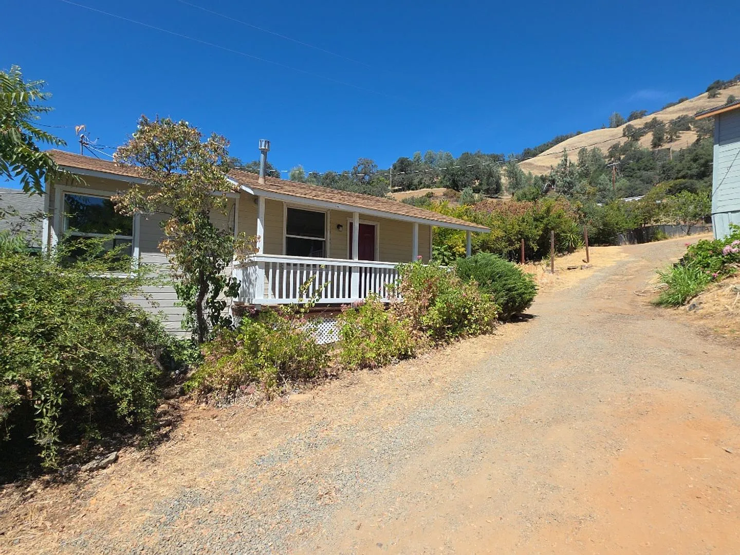 1 Bedroom 1 Bath Home — Photo 2