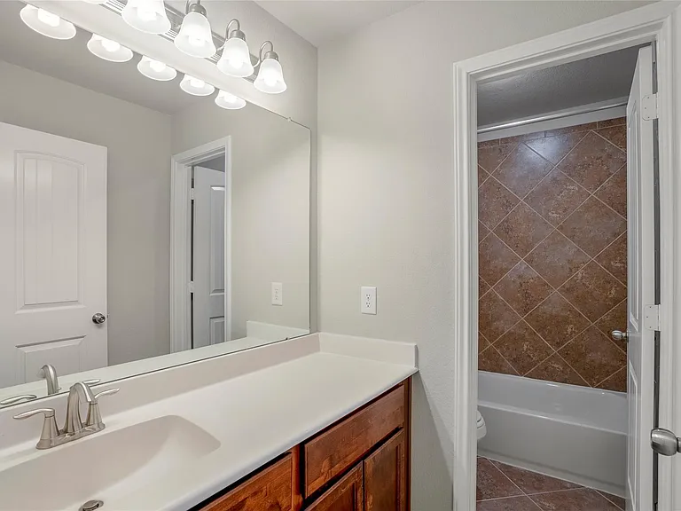 15524 Marina Dr — Photo 21