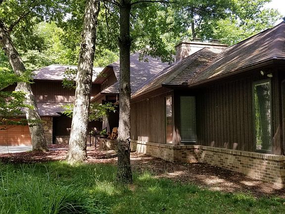 4th image of 4900 Walnut Woods Dr