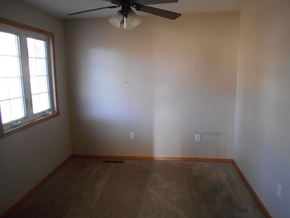 4th image of 7519 Elm Ave