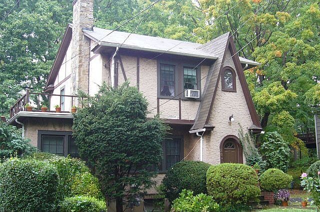 1st image of 28 Eastern Dr