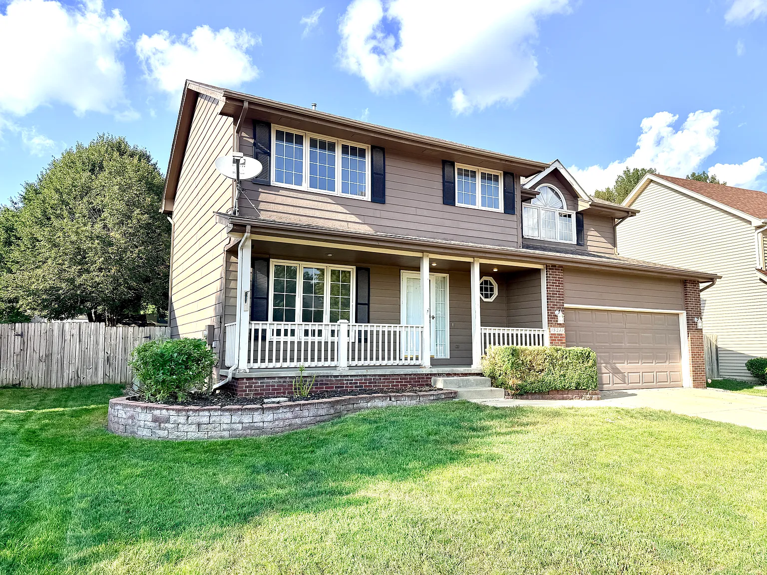 3 bed, 2.5 bath, 2174 sqft, $2,250 — Photo 2