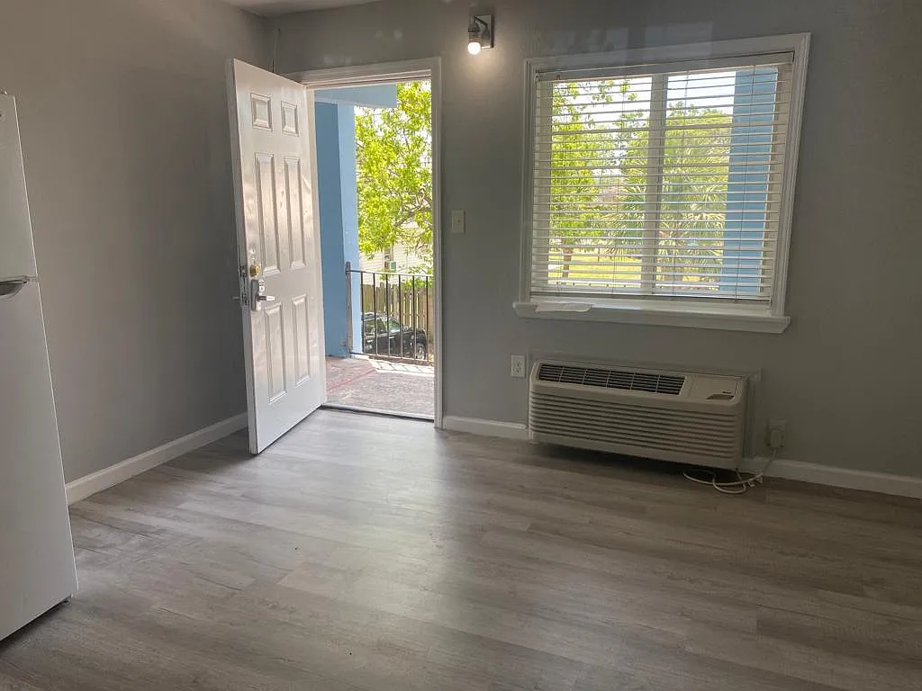 403 14th Avenue South - Apt 107 — Photo 2