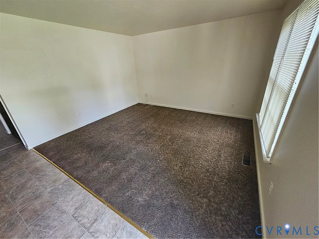 2 bed, 1.5 bath, 2240 sqft, $1,395 — Photo 2