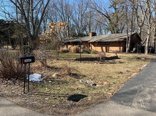 24367 Mulberry Ct, Southfield, MI 48033