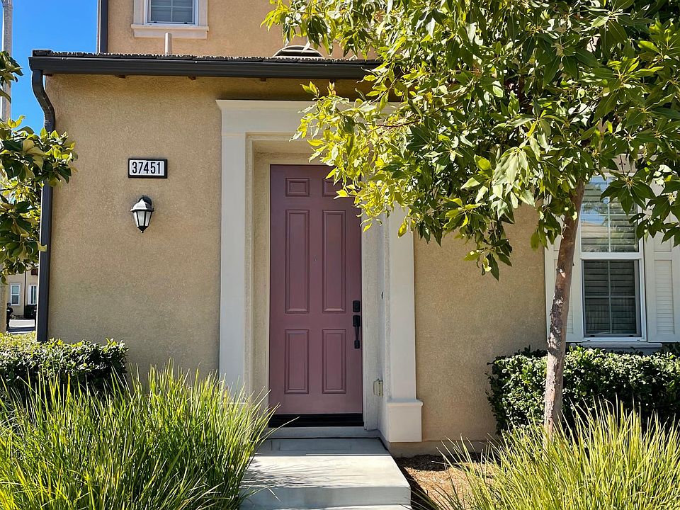 1st image of 37451 Paseo Tulipa