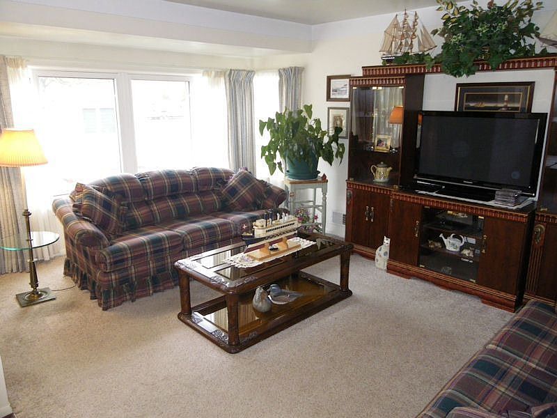 Spacious Living Room