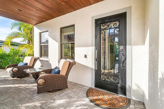 4 bed, 4.5 bath, 2704 sqft, $18,000 — Photo 3