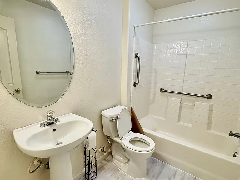 915 Cardoza Rd — Photo 15
