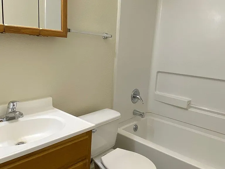 3434 SW Brendan Ave — Photo 1