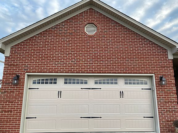 2nd image of 231 Autumn Leaf Dr