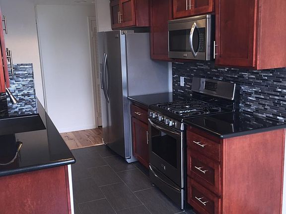 3rd image of 11414 Missouri Ave APT D