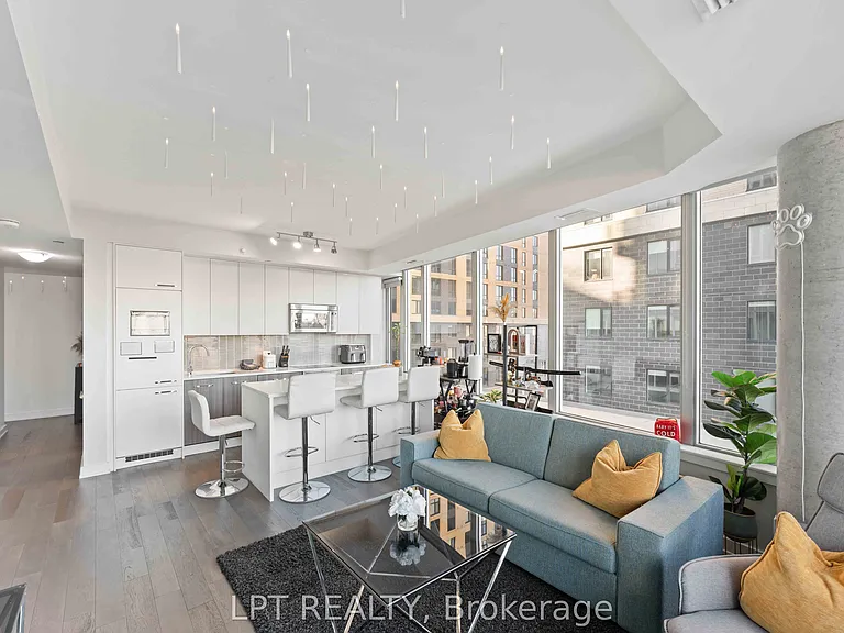 111 Champagne Ave S #307 — Photo 18