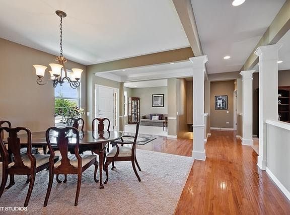 3rd image of 3660 Canton Cir