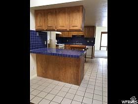 5th image of 304 W Willow Way