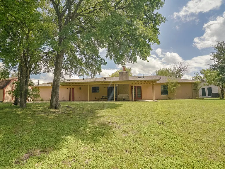 506 E Palm Valley Blvd — Photo 19