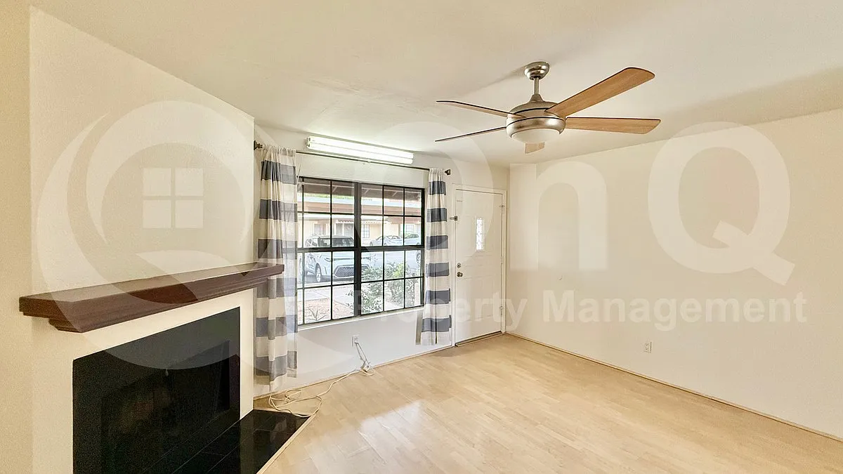 Building Photo - 5704 E Aire Libre Ave #1020