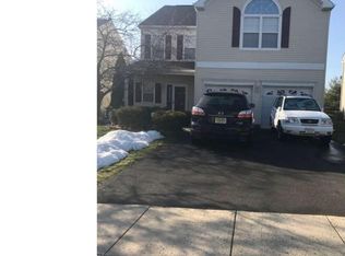 7 Brownstone Rd, East Windsor, NJ 08520