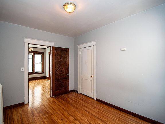 5th image of 2545 Fillmore St NE Floor 1