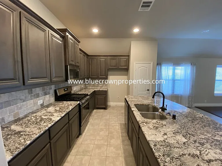 5211 Pentridge Dr — Photo 5