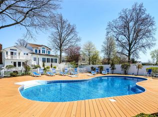 2762 3rd Pl, Baldwin, NY 11510